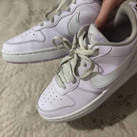 Nike Women's White and Purple Trainers - Picture 3 of 3